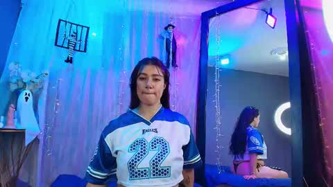 Snapshot of shalyn_lux chatting on 10-15-25, 04:12 shalyn_lux online show from 10-15-25, 04:12