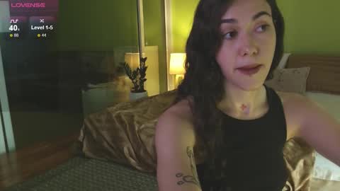 Snapshot of shamahasla chatting on 11-05-25, 01:27 Sade online show from 11-05-25, 01:27