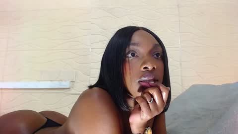 Snapshot of shamira_moore chatting on 12-13-24, 09:30 Catalina online show from 12-13-24, 09:30