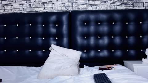 Snapshot of shamira_moore chatting on 01-19-25, 04:46 Catalina online show from 01-19-25, 04:46