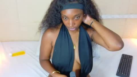 Snapshot of shamira_moore chatting on 10-08-25, 08:17 Catalina online show from 10-08-25, 08:17