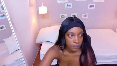 Snapshot of shamira_moore chatting on 10-31-25, 06:20 Catalina online show from 10-31-25, 06:20