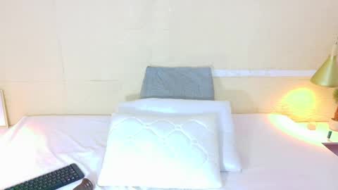 Snapshot of shamira_moore chatting on 11-04-25, 11:37 Catalina online show from 11-04-25, 11:37