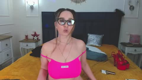 Snapshot of shana_power chatting on 02-19-25, 01:51 Svetlana ...........help me get 100 reactions before the end of the year Thumb up if you like me I appreciate it and thank you online show from 02-19-25, 01:51