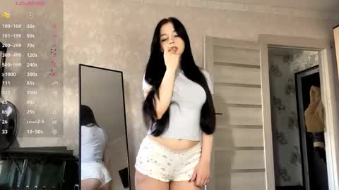 Viola online show from 10-26-25, 07:03