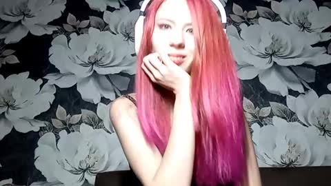 Lia online show from 10-28-25, 05:37