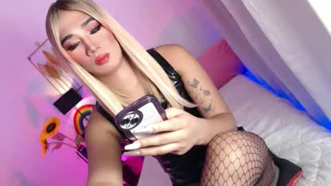 Snapshot of shane_hugexx chatting on 04-30-26, 02:40 MISS SHANE online show from 04-30-26, 02:40