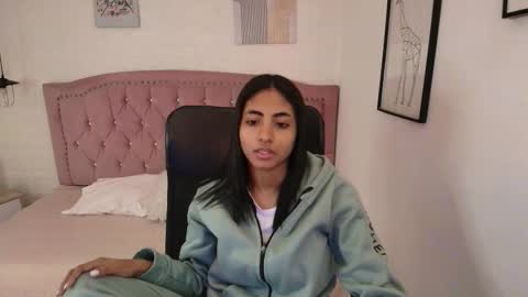 shanelle online show from 11-17-25, 03:01