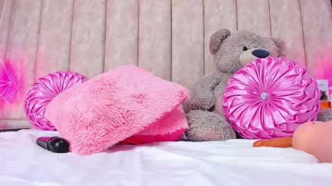 Snapshot of shanelwest7 chatting on 12-11-24, 04:20 Shanel online show from 12-11-24, 04:20