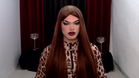 Snapshot of shanex01 chatting on 01-12-25, 07:31 Shane X online show from 01-12-25, 07:31