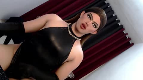 Snapshot of shanex01 chatting on 02-22-25, 11:35 Shane X online show from 02-22-25, 11:35