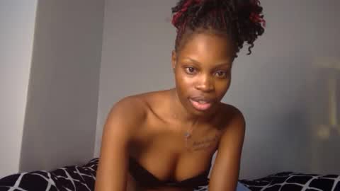 Snapshot of shania_sleigh chatting on 01-13-25, 09:52 shania_sleigh online show from 01-13-25, 09:52