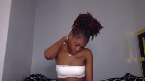 Snapshot of shania_sleigh chatting on 01-17-25, 08:24 shania_sleigh online show from 01-17-25, 08:24