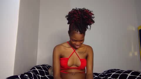 Snapshot of shania_sleigh chatting on 01-19-25, 07:37 shania_sleigh online show from 01-19-25, 07:37