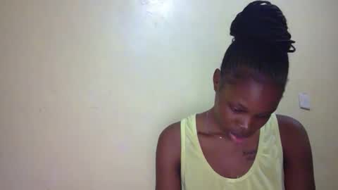 Snapshot of shania_sleigh chatting on 02-02-25, 08:19 shania_sleigh online show from 02-02-25, 08:19