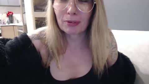 Shannon07 online show from 12-31-24, 01:15