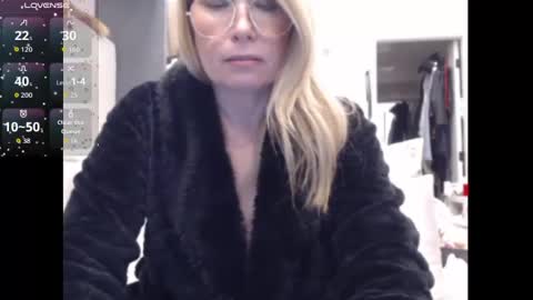 Shannon07 online show from 10-05-25, 03:49