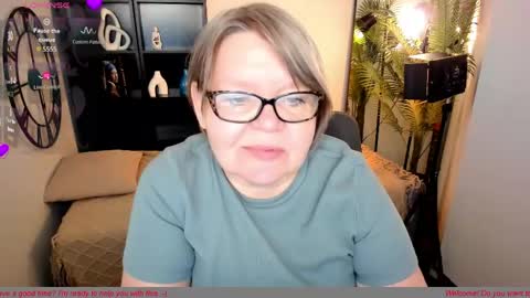 Snapshot of shannonshine chatting on 05-16-26, 06:43 Shannon online show from 05-16-26, 06:43