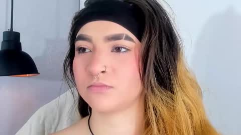 Snapshot of shanntal__ chatting on 10-15-25, 07:14 Shanntal  online show from 10-15-25, 07:14