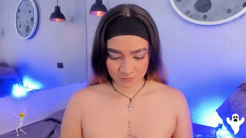 Snapshot of shanntal__ chatting on 10-23-25, 07:23 Shanntal  online show from 10-23-25, 07:23