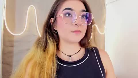 Shanntal  online show from 02-16-26, 07:32