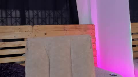 Snapshot of shanon_brown1 chatting on 03-11-25, 12:28 Shantal online show from 03-11-25, 12:28