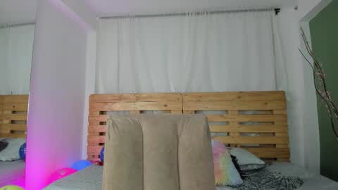 Snapshot of shanon_brown1 chatting on 11-30-25, 01:48 Shantal online show from 11-30-25, 01:48