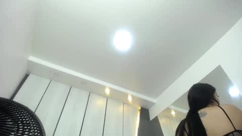 Snapshot of shanon_hughes chatting on 10-22-25, 03:29 shanon online show from 10-22-25, 03:29