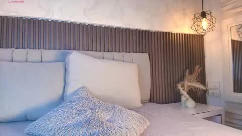 SHANON online show from 02-14-26, 06:15