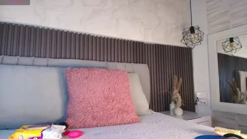 SHANON online show from 04-27-26, 07:01