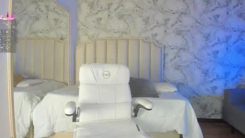 Shantal online show from 12-21-25, 03:24