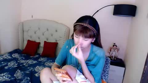 Snapshot of shantalfoxxy chatting on 06-11-26, 12:32 SHANTA FOX s online show from 06-11-26, 12:32