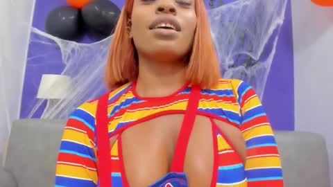 Snapshot of shantalgomes chatting on 10-31-25, 08:10 Shantal online show from 10-31-25, 08:10