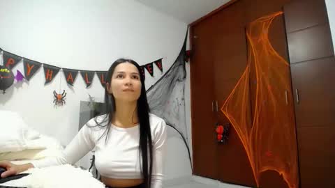 Snapshot of shantalkimberly chatting on 10-20-25, 05:24 maria online show from 10-20-25, 05:24