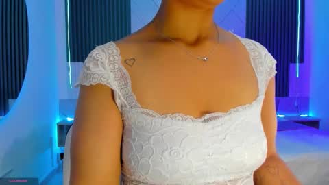 Snapshot of shantall_bluuee chatting on 03-16-26, 08:24 shantall bluuee online show from 03-16-26, 08:24