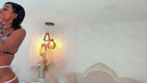 ShantallKnowles online show from 01-24-25, 01:03