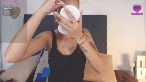 shantallvegga1 online show from 11-28-25, 12:08