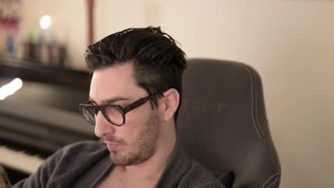 frenchy boy online show from 12-18-25, 07:31