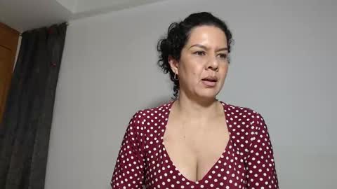 sharickleon11 online show from 09-19-25, 12:45