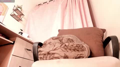 Snapshot of sharijones_1 chatting on 10-28-25, 12:14 shari jones online show from 10-28-25, 12:14