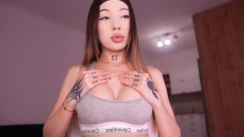 Sharlin  online show from 12-18-25, 12:49