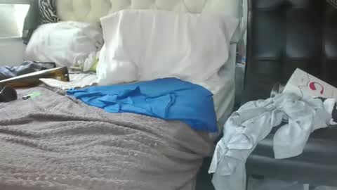 Snapshot of sharlot03 chatting on 02-10-25, 01:55 sharlot03 online show from 02-10-25, 01:55