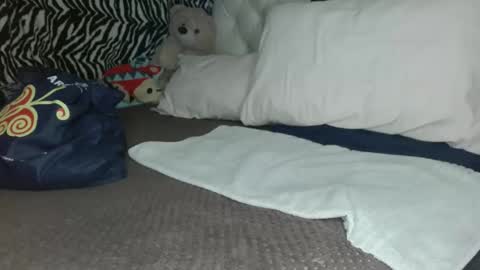 Snapshot of sharlot03 chatting on 03-10-25, 11:10 sharlot03 online show from 03-10-25, 11:10