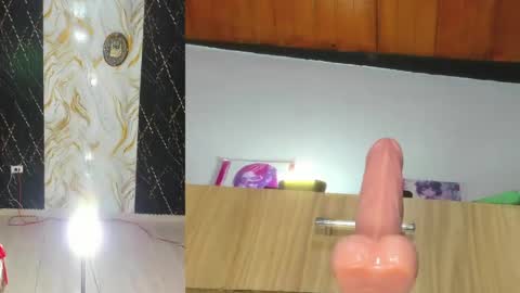 Snapshot of sharlotte_sexx chatting on 05-14-26, 03:24 S online show from 05-14-26, 03:24