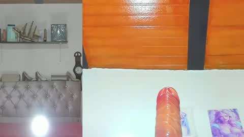 Snapshot of sharlotte_sexx chatting on 06-10-26, 03:39 S online show from 06-10-26, 03:39