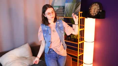 Hello im LIa online show from 12-23-25, 04:21