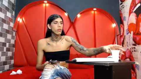 Snapshot of sharon_allan chatting on 05-19-26, 12:33 Sharon online show from 05-19-26, 12:33