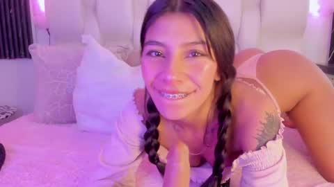 Snapshot of sharon_justin_ chatting on 04-29-26, 06:47 Sharon online show from 04-29-26, 06:47