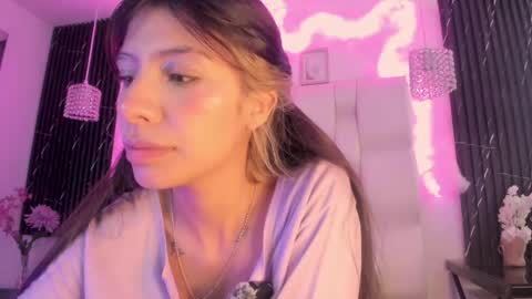Snapshot of sharon_justin_ chatting on 05-19-26, 06:58 Sharon online show from 05-19-26, 06:58