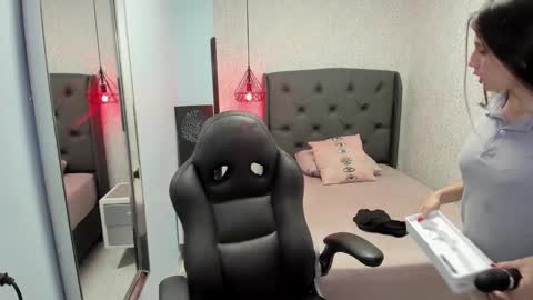 Snapshot of sharonblake5 chatting on 10-10-25, 07:35 M A G N O  online show from 10-10-25, 07:35